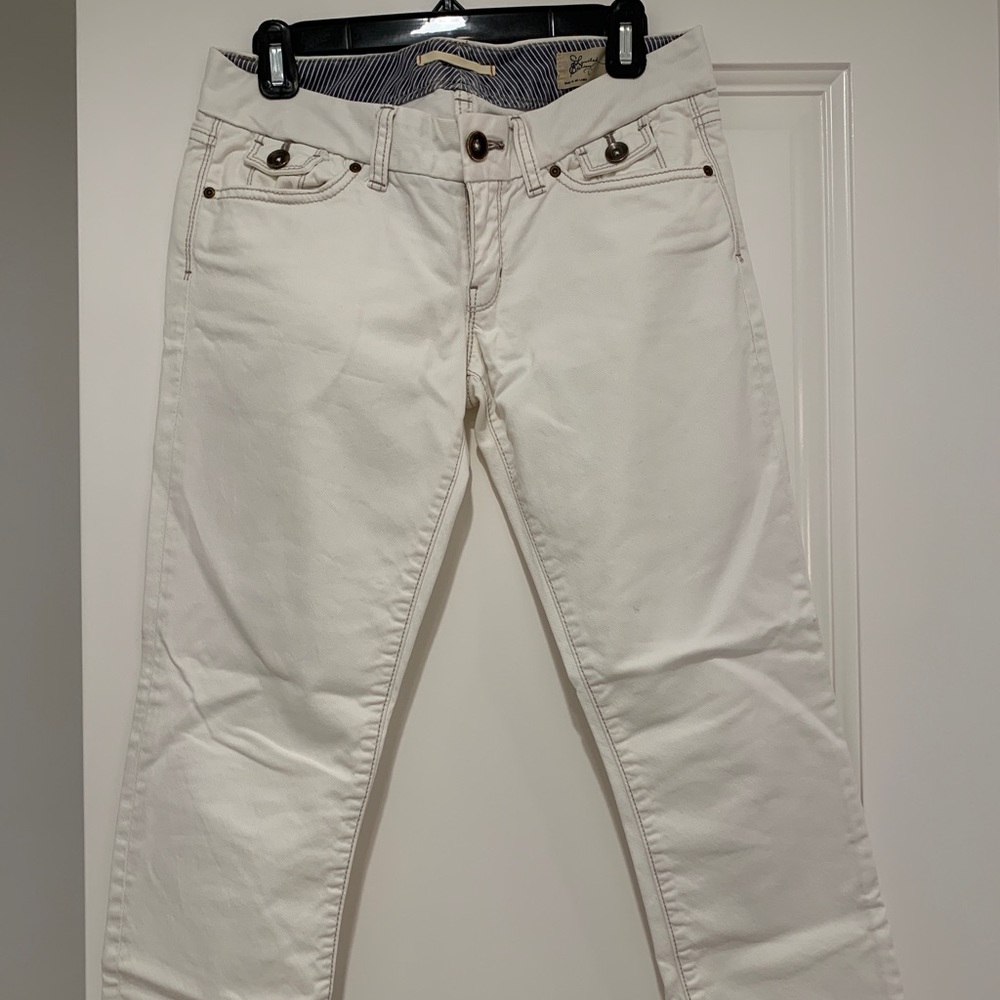 White Cropped Pants